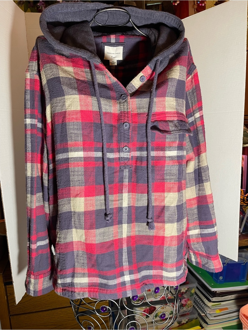 American Eagle Size L Plaid Hooded Flannel Women's Shirt in Red, Navy & Cream
